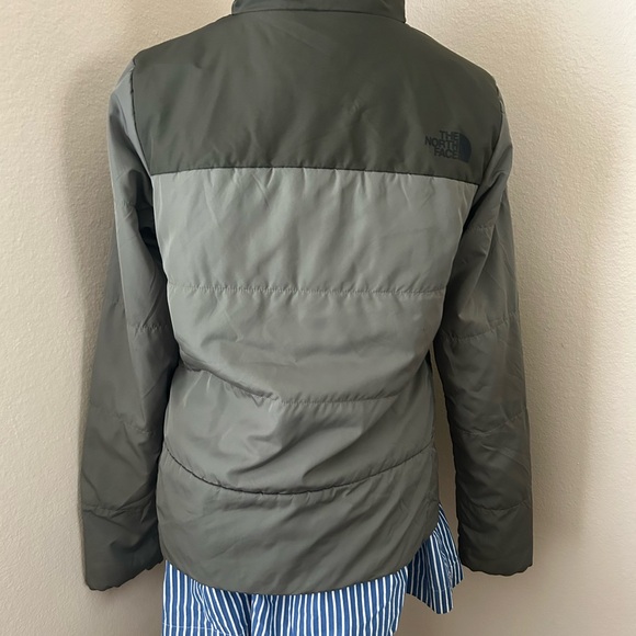The North Face Women’s Lightweight Quilted Jacket Size M Olive Green & Gray - Picture 9 of 15